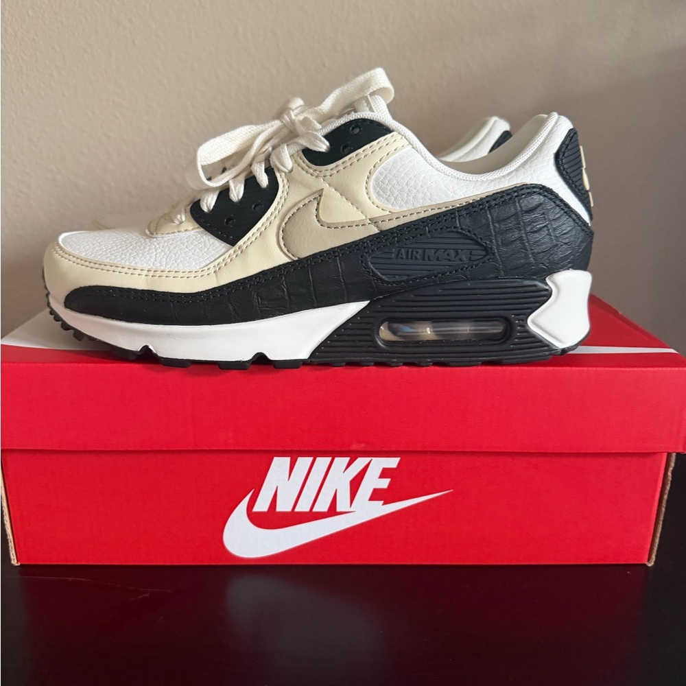 Nike Air Max 90 Women's - Sail / Black / Light Beige
